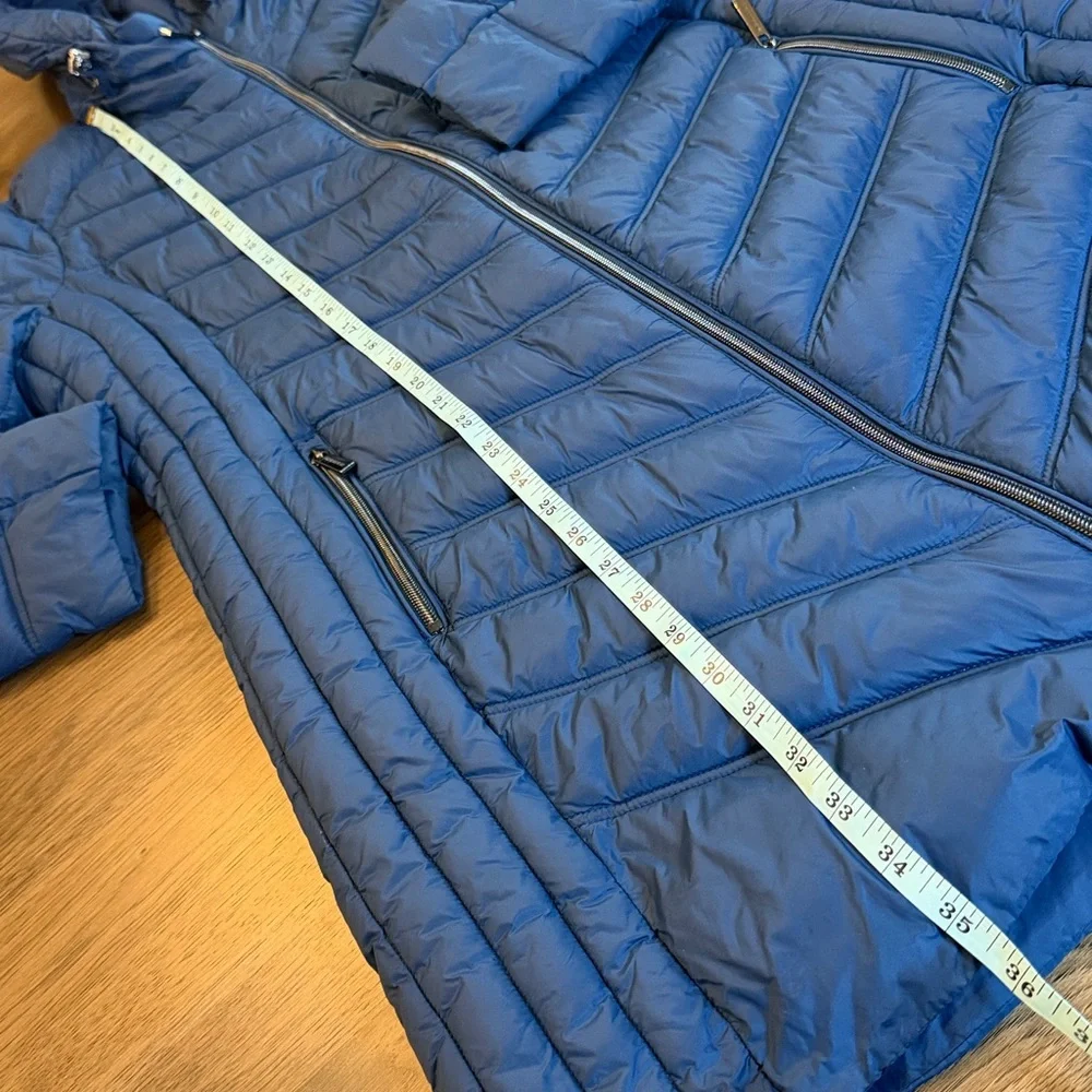 Michael Kors Women's Large Navy Ultra Lightweight Winter Jacket